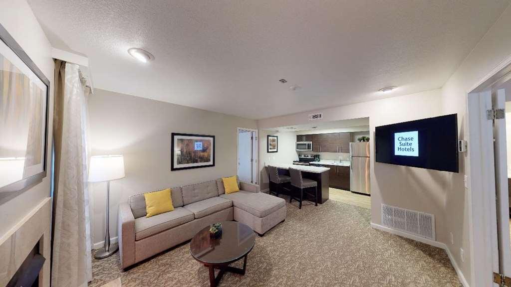 Chase Suite Hotel Newark Fremont Стая снимка