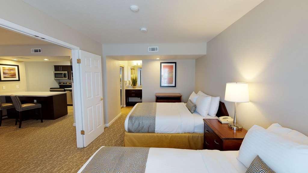 Chase Suite Hotel Newark Fremont Стая снимка