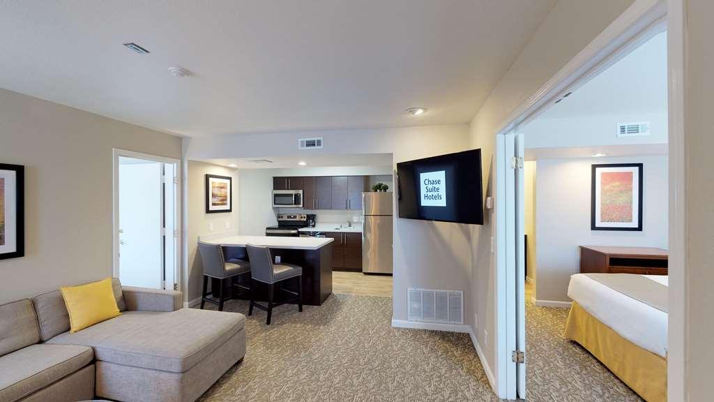 Chase Suite Hotel Newark Fremont Стая снимка