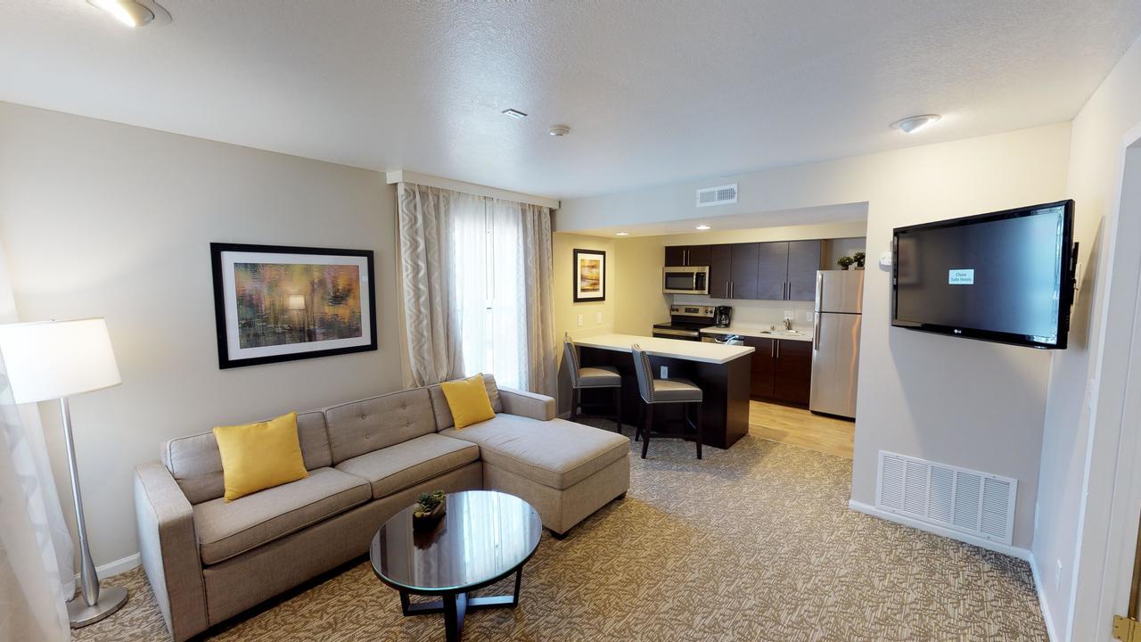 Chase Suite Hotel Newark Fremont Екстериор снимка