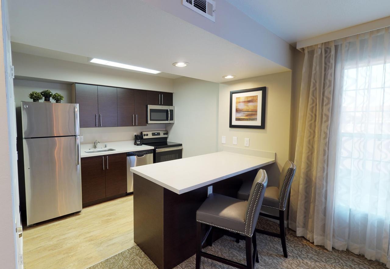 Chase Suite Hotel Newark Fremont Екстериор снимка