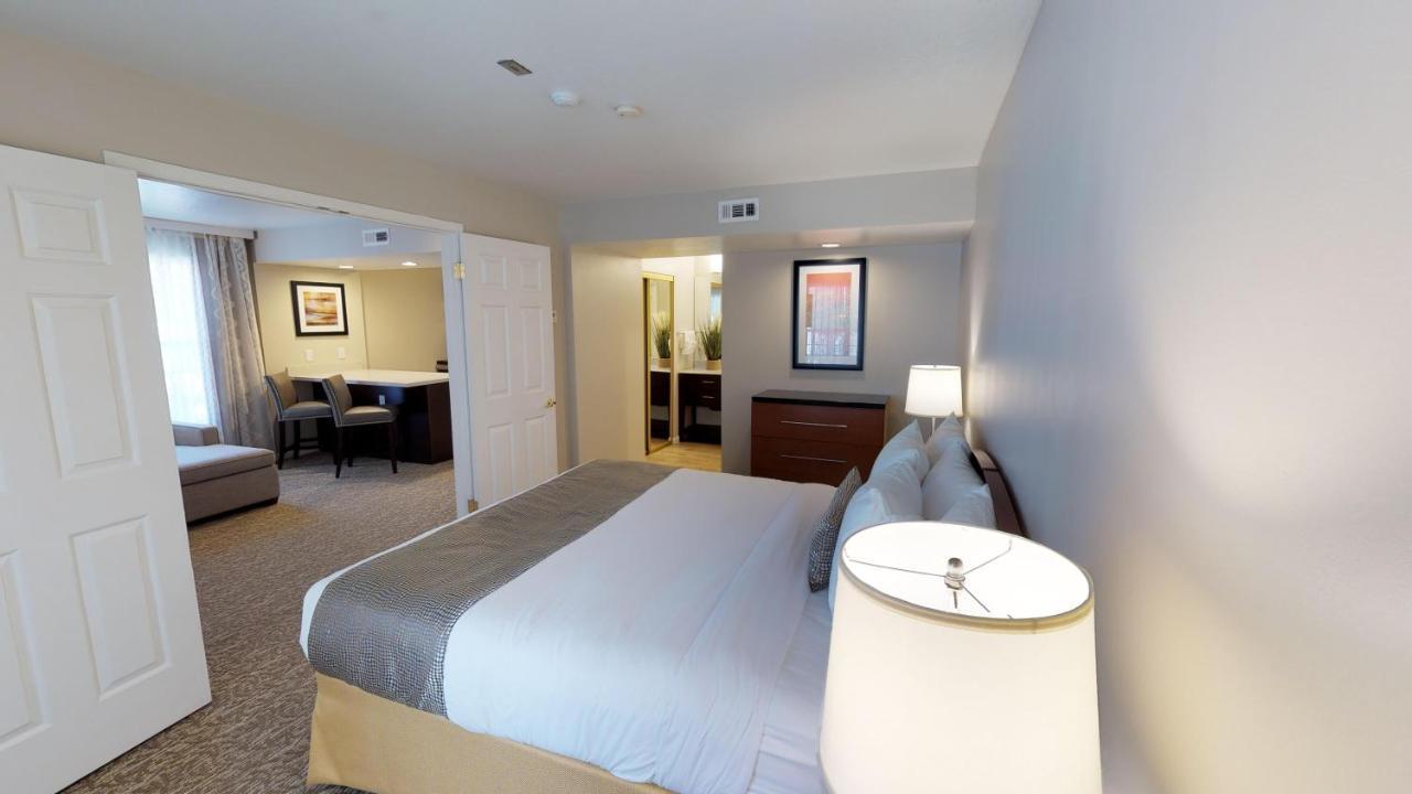 Chase Suite Hotel Newark Fremont Екстериор снимка