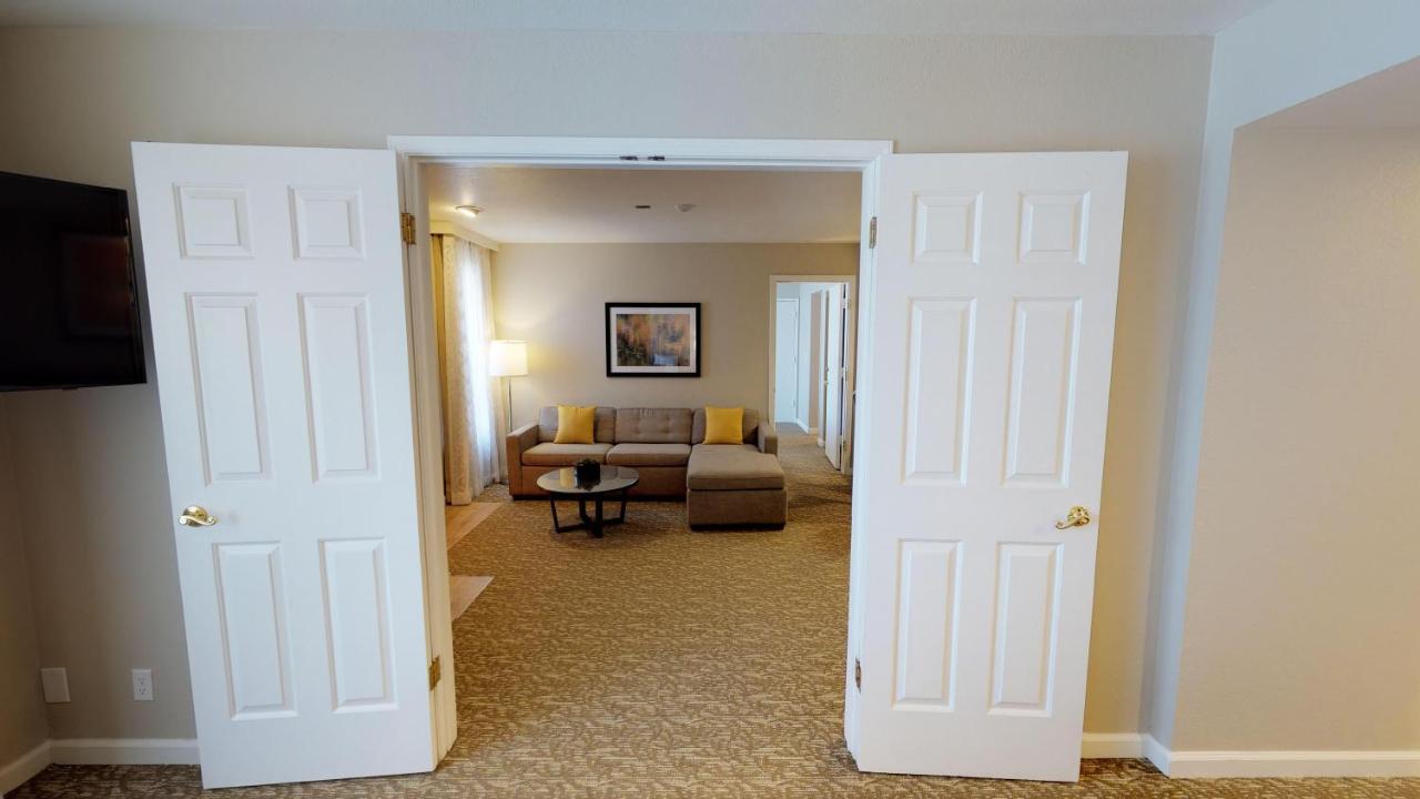 Chase Suite Hotel Newark Fremont Екстериор снимка